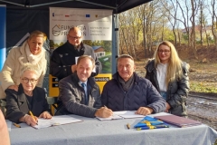 939aa5e5-84e2-43e7-ae6b-c35875f85e80