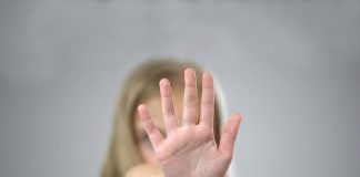 Przemoc seksualna w polskich szkołach