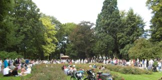 GARDEN PARTY U KAROLA