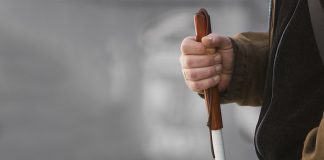 Niepełnosprawność na co dzień: Biała laska – co o niej wiemy?