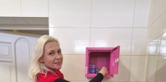 Różowa skrzyneczka w słupskich szkołach