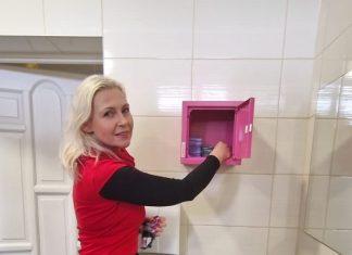 Różowa skrzyneczka w słupskich szkołach