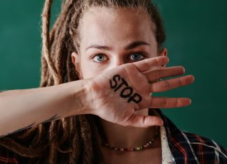 „ Pomóż mi” – prosty gest, który może uratować życie