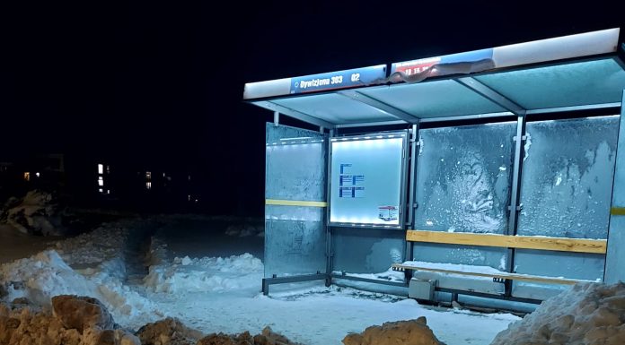 Zima sprawdza zarządzanie miastem. Piesi przegrywają ze śniegiem