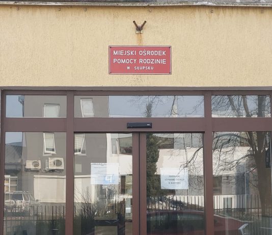 291 etatów, 251 odejść z pracy. Co naprawdę dzieje się w słupskim MOPR?