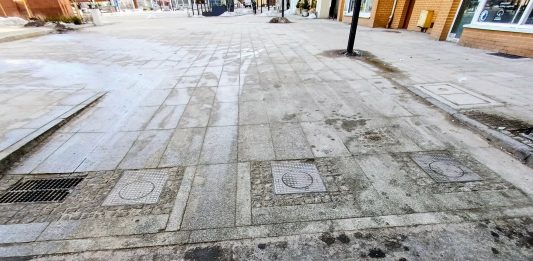 Bezpieczny rynek tylko w teorii. Słupki za 194 tysiące wciąż pod ziemią