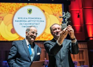 Leszek Kułakowski z Wielką Pomorską Nagrodą Artystyczną