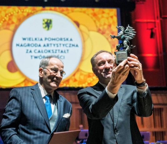 Leszek Kułakowski z Wielką Pomorską Nagrodą Artystyczną