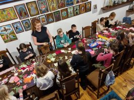 Z Witkacym przy sztalugach, z piratami na zamku. Edukacja muzealna w Słupsku