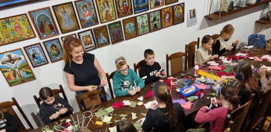 Z Witkacym przy sztalugach, z piratami na zamku. Edukacja muzealna w Słupsku