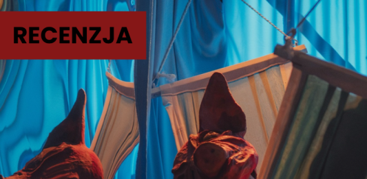 „Psia krew” w Słupsku. Imponująca scenografia i dramaturgiczne rozczarowanie